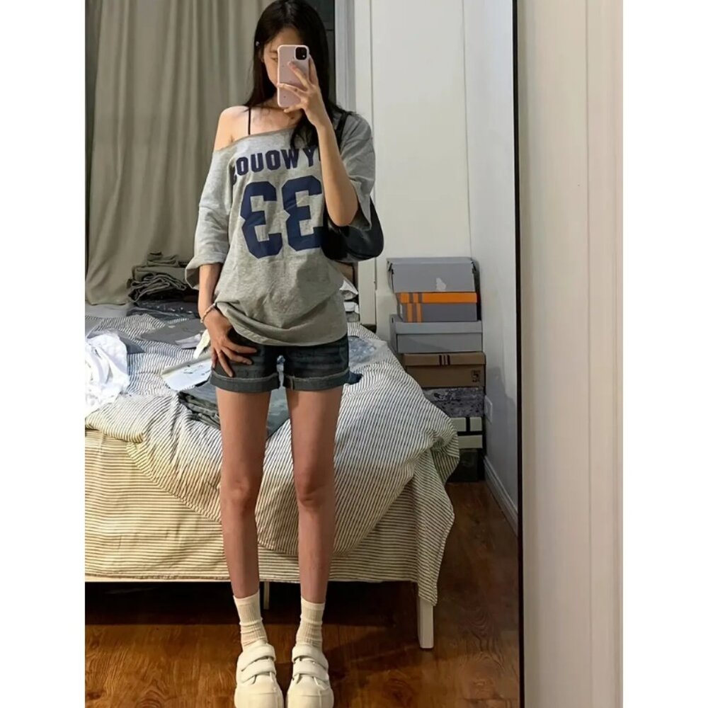 Elegant Asymmetric Neckline Knit Top – Short Sleeve, Alphabet Print